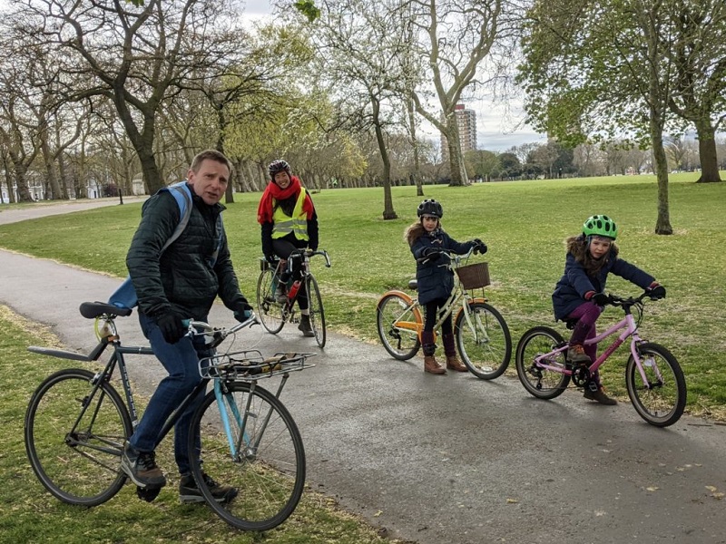 Family cycling training with Bikeworks